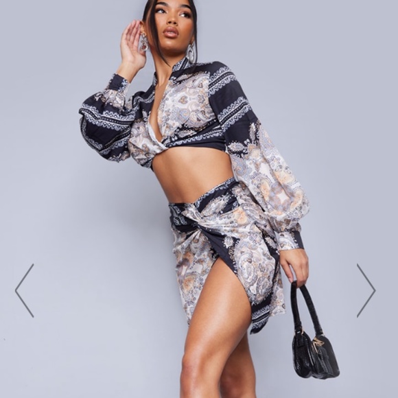 BLACK PRINT BALLOON SLEEVE CROP TOP & TWIST FRONT SPLIT LEG MINI SKIRT - Picture 3 of 4